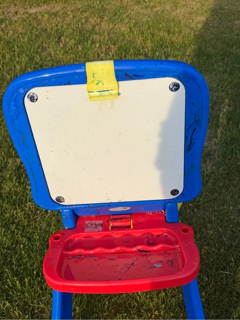 Crayola Plastic Indoor Outdoor Toddler Kids Art Desk with White Board